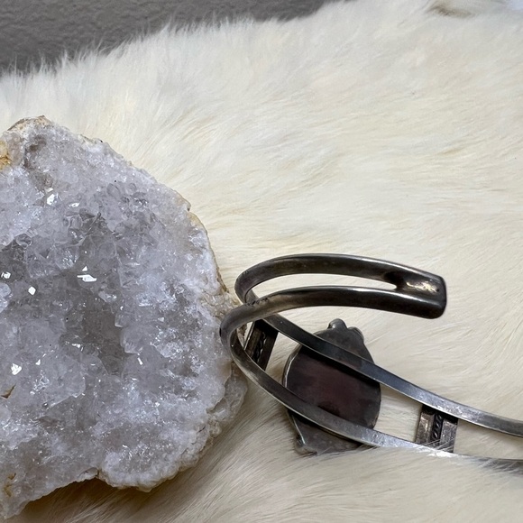 Vintage Native American Sterling Silver Turquoise Cuff Bracelet - Picture 10 of 13